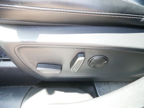 Certified 2024 Ford Escape Platinum AWD/4WD image 19