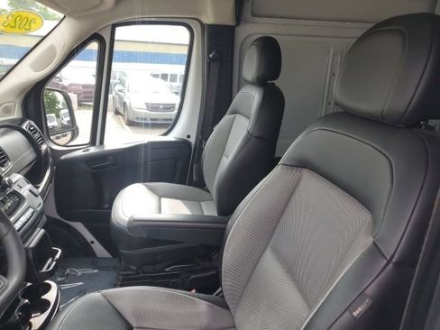 Used 2023 RAM ProMaster 2500 FWD image 7