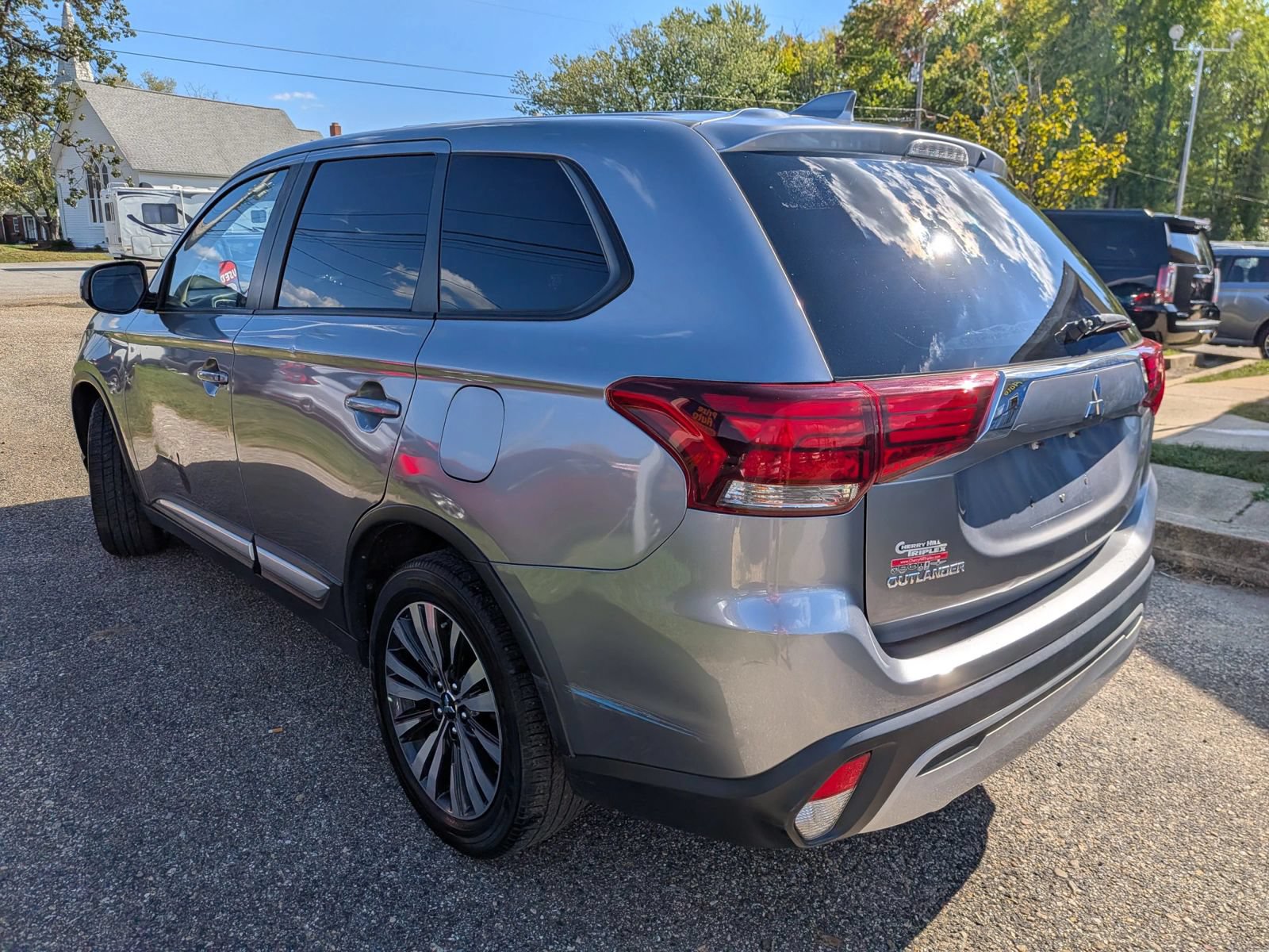 Used 2020 Mitsubishi Outlander ES FWD image 3