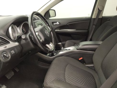Used 2019 Dodge Journey SE w/ Connectivity Group FWD image 17
