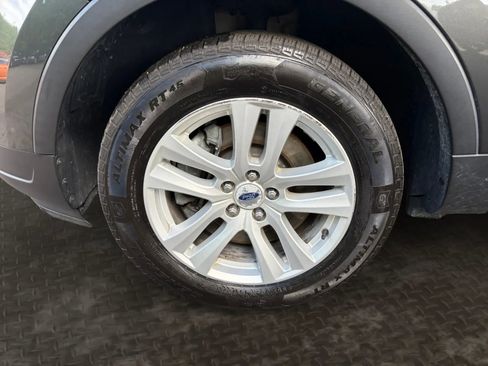 Used 2019 Ford Explorer XLT w/ Equipment Group 201A AWD/4WD image 39