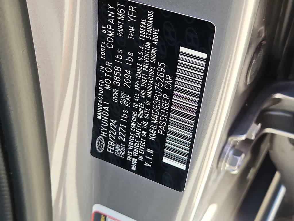 Used 2024 Hyundai Elantra SEL FWD image 25