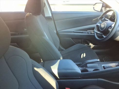 Used 2024 Hyundai Elantra SEL image 7