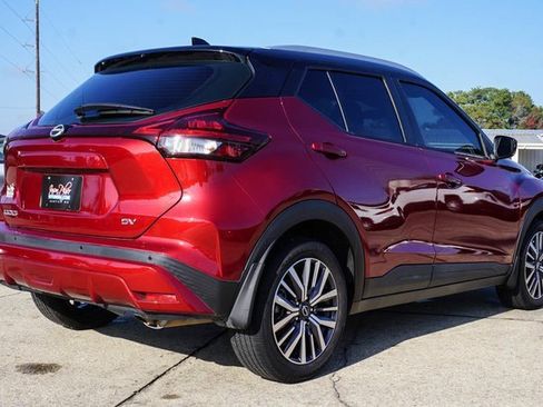 Used 2023 Nissan Kicks SV image 4