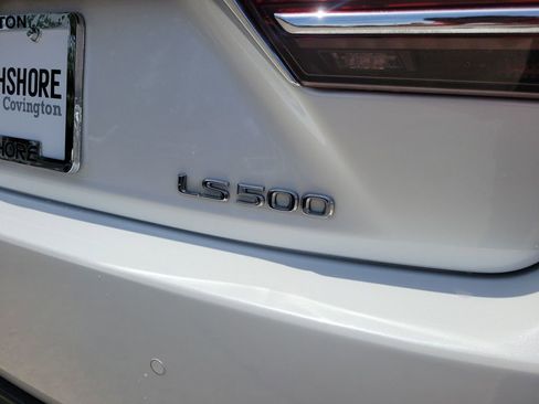 Used 2018 Lexus LS 500 w/ Interior Upgrade Package RWD image 11