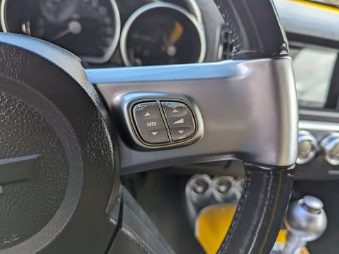 Used 2004 Chevrolet SSR w/ Preferred Equipment Group RWD image 38