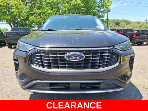Used 2024 Ford Escape Active AWD/4WD image 2