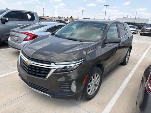 Used 2023 Chevrolet Equinox LT FWD image 1