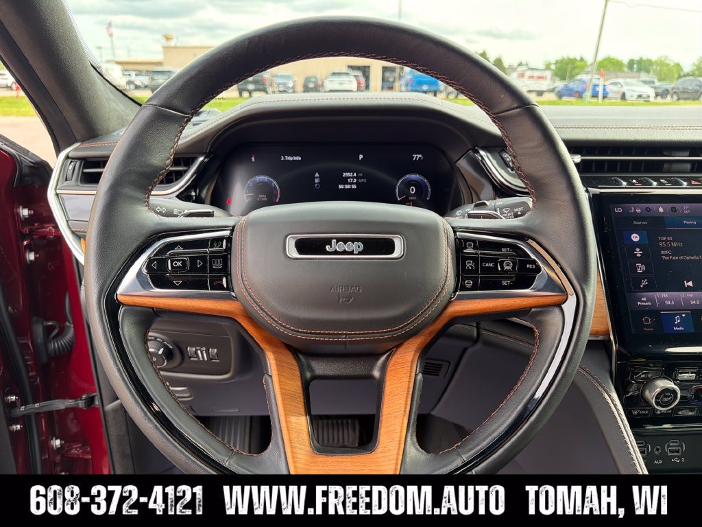 Used 2023 Jeep Grand Cherokee L Summit AWD/4WD image 14