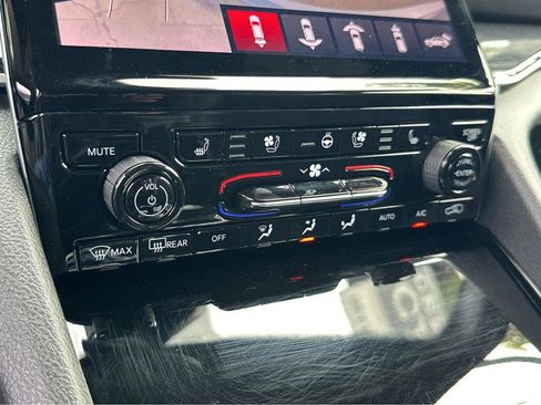 Used 2022 Jeep Grand Cherokee Trailhawk w/ Advanced Protech Group II image 26