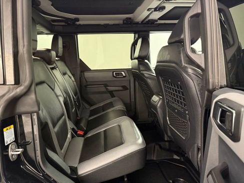 Used 2024 Ford Bronco Black Diamond image 13