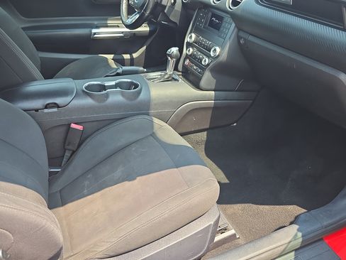 Used 2019 Ford Mustang Convertible RWD image 12