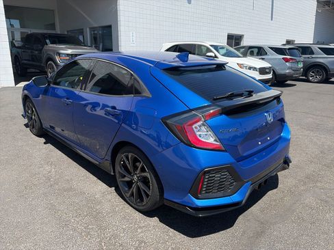 Used 2018 Honda Civic Sport Touring image 4