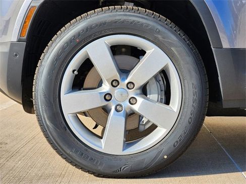 New 2024 Land Rover Defender 110 S image 10