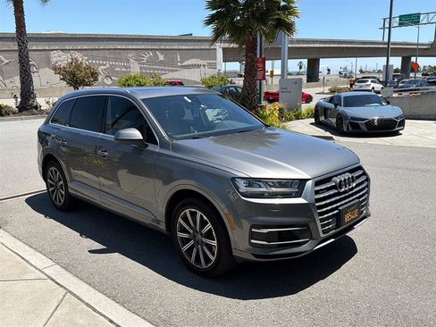 Used 2017 Audi Q7 3.0T Premium Plus w/ Premium Plus Package AWD/4WD image 3