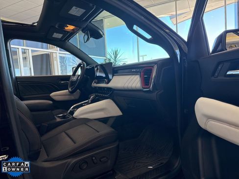 Used 2023 GMC Canyon AT4X image 19