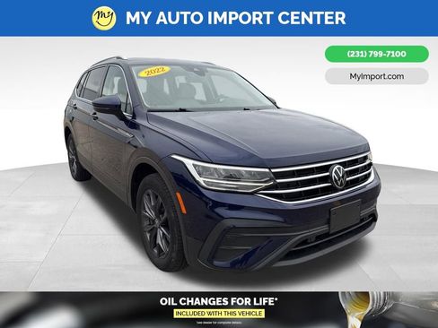 Used 2022 Volkswagen Tiguan SE image 1
