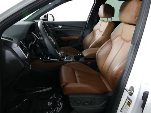Used 2025 Audi Q5 e Premium Plus w/ Premium Plus Package AWD/4WD image 10