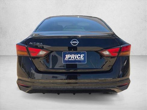 Used 2024 Nissan Altima 2.5 S FWD image 6