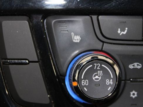 Used 2019 Buick Encore Essence image 32