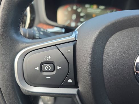 Used 2022 Volvo S60 B5 Momentum w/ Climate Package image 16