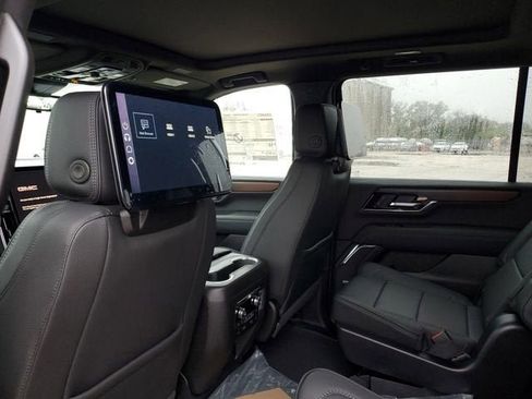 New 2026 GMC Yukon XL Denali w/ Denali Reserve Package AWD/4WD image 10