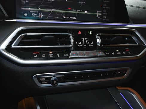 Used 2023 BMW X6 xDrive40i w/ M Sport Package image 35