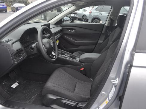 Certified 2025 Honda Accord LX image 14