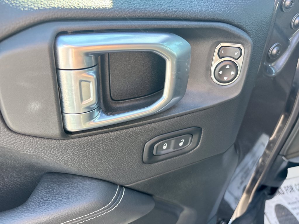 Used 2023 Jeep Wrangler Unlimited Sahara AWD/4WD image 27