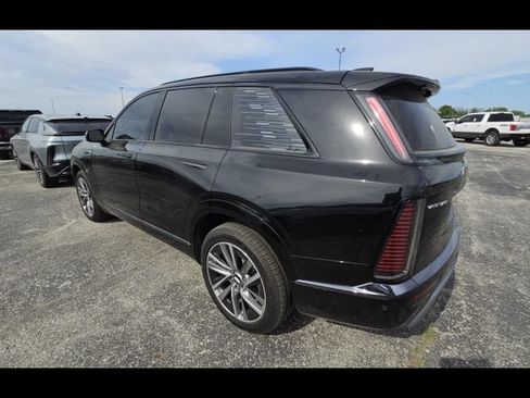 Used 2026 Cadillac Vistiq Sport w/ LPO, Floor Liner Package AWD/4WD image 9