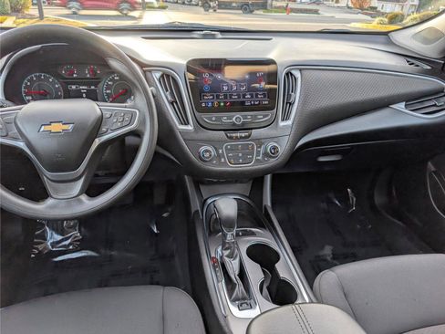 Used 2022 Chevrolet Malibu LT image 18