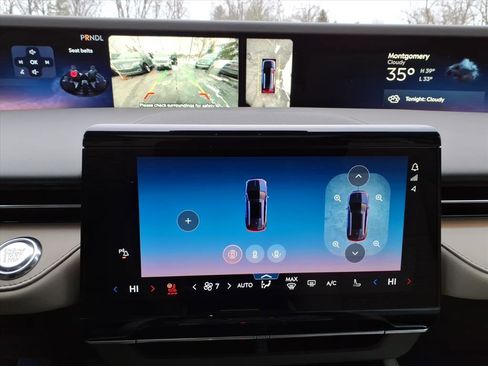 Certified 2024 Lincoln Nautilus Reserve w/ Equipment Group 202A image 25