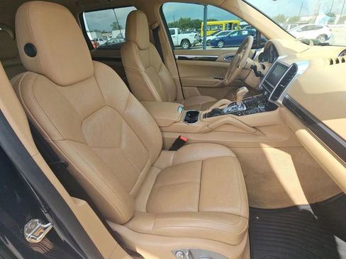 Used 2014 Porsche Cayenne AWD/4WD image 7