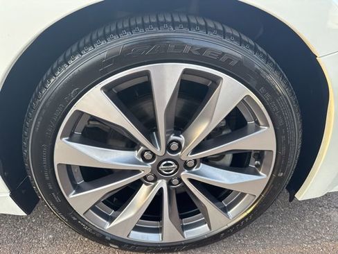 Used 2021 Nissan Maxima Platinum w/ Sport Mat Group image 40