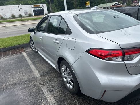 Used 2024 Toyota Corolla LE FWD image 10