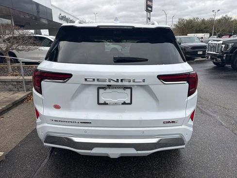 New 2026 GMC Terrain Denali w/ LPO, Floor Liner Package image 8