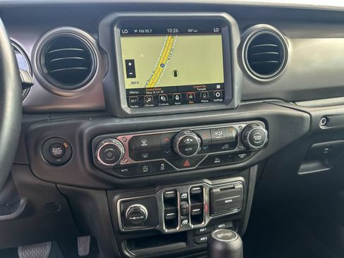 Used 2021 Jeep Wrangler Unlimited Sport AWD/4WD image 30