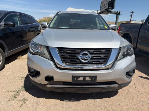 Used 2020 Nissan Pathfinder SL AWD/4WD image 2
