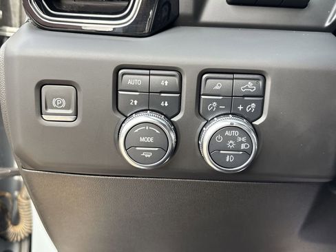 Used 2024 GMC Sierra 1500 AT4 w/ Technology Package image 18