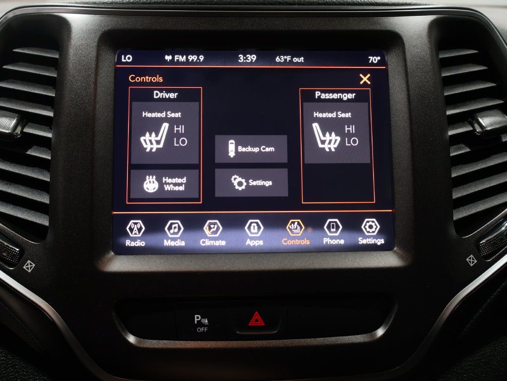 Used 2019 Jeep Cherokee Trailhawk w/ Cold Weather Group AWD/4WD image 32