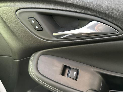 Used 2024 Buick Encore GX Preferred image 22