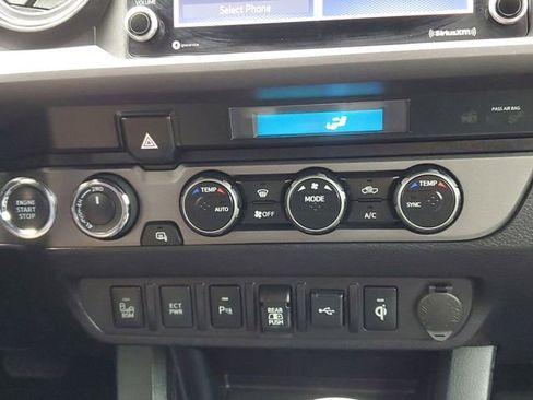 Used 2021 Toyota Tacoma TRD Sport image 31