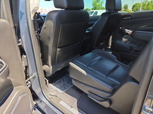 Used 2019 Chevrolet Suburban Premier AWD/4WD image 20