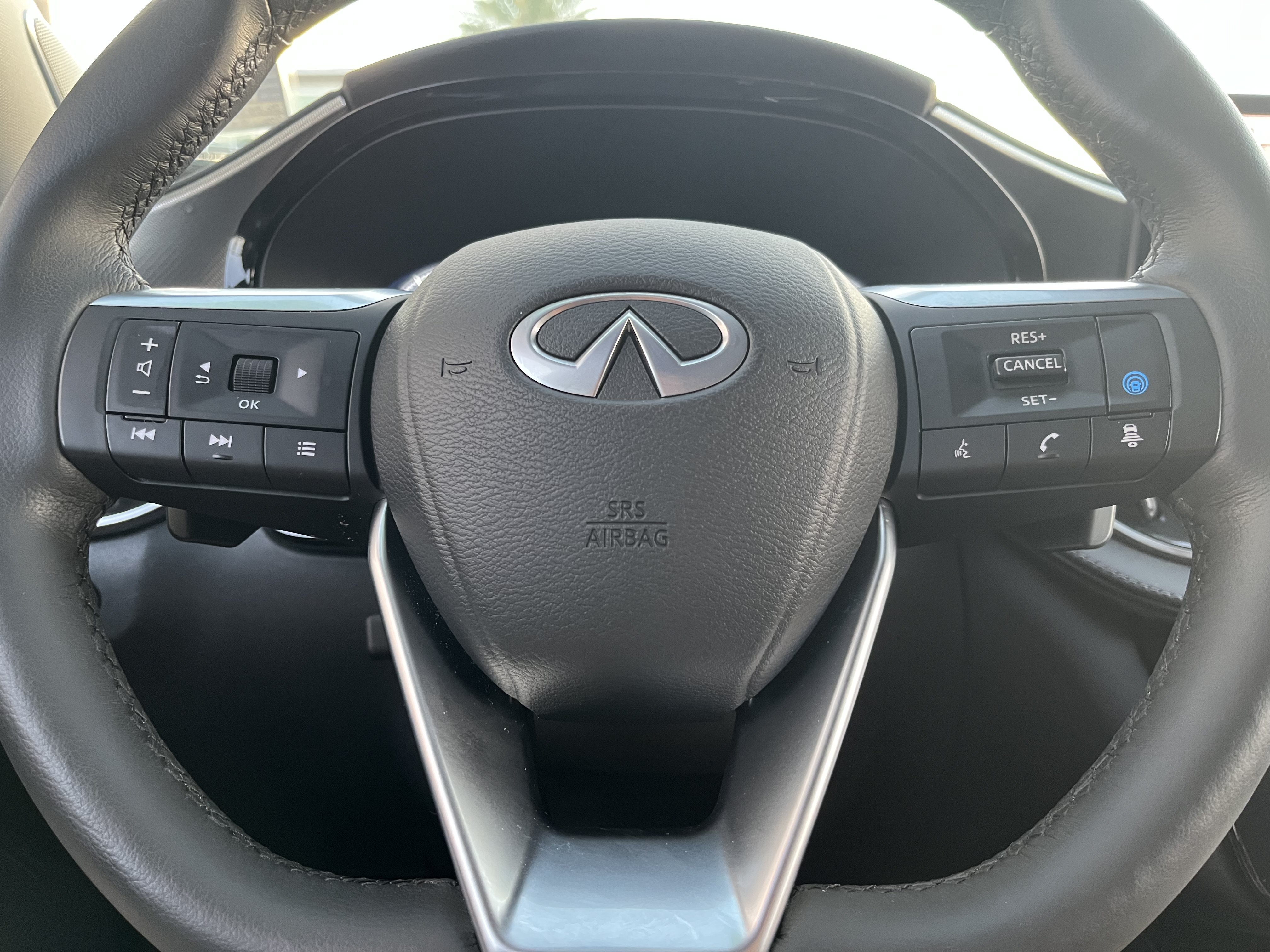 Certified 2025 INFINITI QX60 Luxe w/ Vision Package AWD/4WD image 24