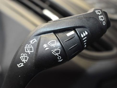 Used 2015 Ford Escape SE FWD image 25