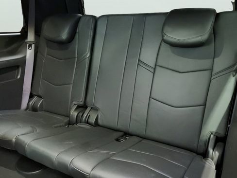 Used 2016 Cadillac Escalade Platinum image 32