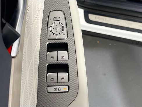 Used 2022 Hyundai Palisade Calligraphy image 18