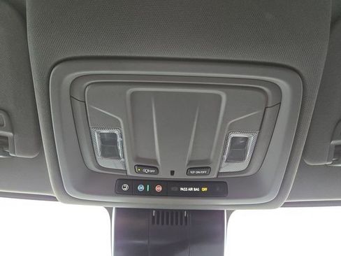 Used 2025 Chevrolet Silverado 1500 LT image 31