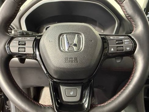 Used 2025 Honda Pilot Black Edition image 18