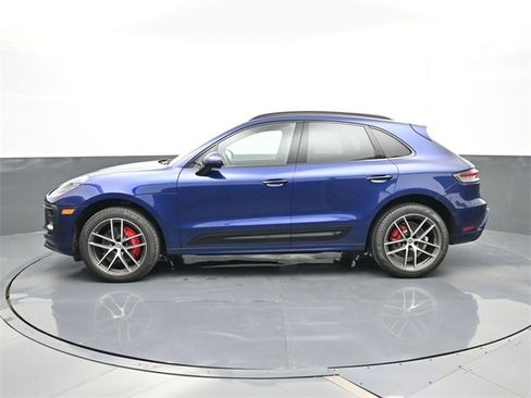 Certified 2023 Porsche Macan S image 2
